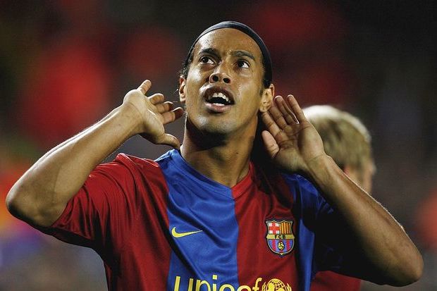 Real Madrid x Barcelona: A noite em que o Bernabéu se rendeu a Ronaldinho