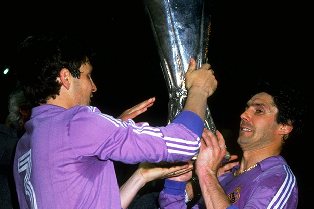 Real Madrid x Videoton: A 7ª taça europeia do Real