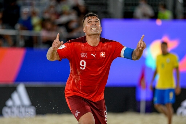 Dejan Stankovic acaba a carreira aos 39 anos
