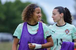 Iara Lobo: «No primeiro ano, o treinador não me deixava jogar e dizia que as raparigas f...