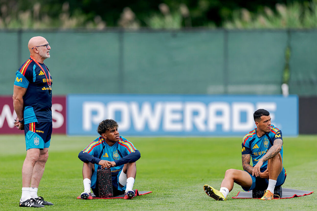 Spanyol Batalkan Latihan Terakhir Sebelum Final karena Cuaca