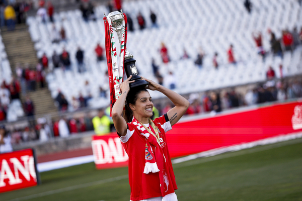 Benfica diz adeus à capitã Carole Costa