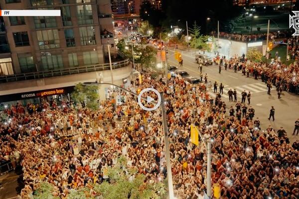 Portugal na varanda, multidão nas ruas: loucura em Toronto