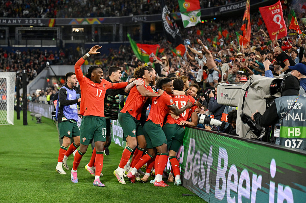 Quem vence, é campeão: os três duelos em jogos a eliminar entre Portugal e Espanha