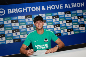 Jovem do Benfica lançado por Mourinho vendido ao Brighton