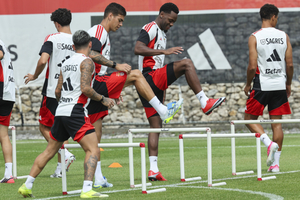 Dois regressos e estreia de Durán no treino do Benfica