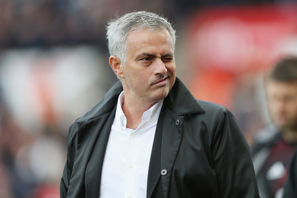 Agora foi o Real Madrid: merengues oficializam a chegada de Mourinho