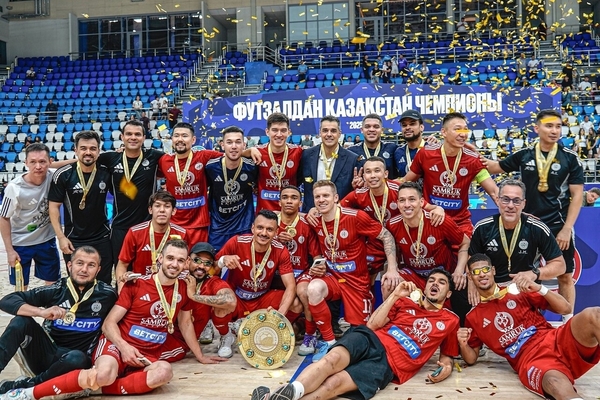 Kairat de Hugo Neves sagra-se bicampeão do Cazaquistão