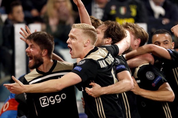 Ajax curou as feridas e já é o virtual campeão holandês