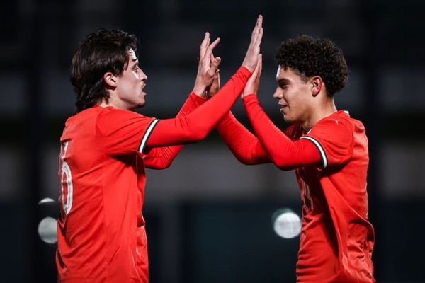Sub-18 | Portugal derrota Islândia na Cidade do Futebol (com direito a bicicleta)