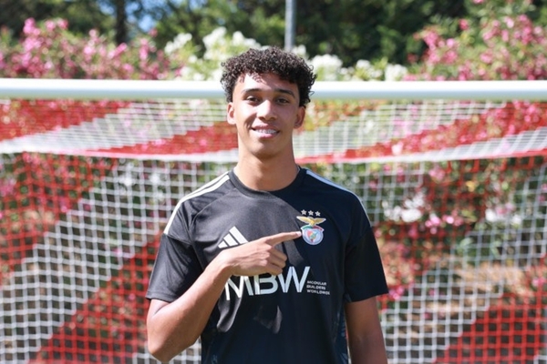 Benfica contrata guarda-redes que passou pelo Sporting
