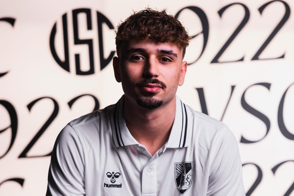 De Gaia para Guimarães: Miguel Carvalho é reforço do Vitória SC