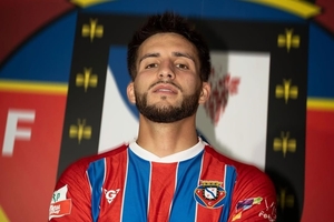 Afonso Freitas troca o Marítimo pelo FC Felgueiras