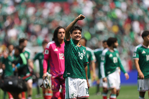 Mexicano torna-se o 6º mais novo de sempre a jogar em Mundiais e fica à beira de Pelé