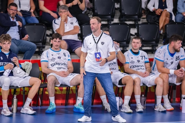 Em grande: Luís Cruz nomeado para treinador do ano na Proligue