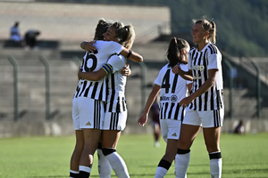 Ana Capeta bisa em goleada da Juventus na preparação para o duelo com o Torreense