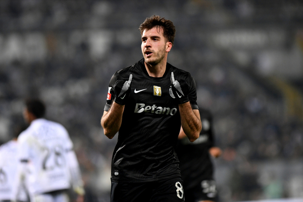 Ex-Sporting sobre Ioannidis: «Evoluiu muito... acho que aprendeu coisas comigo»