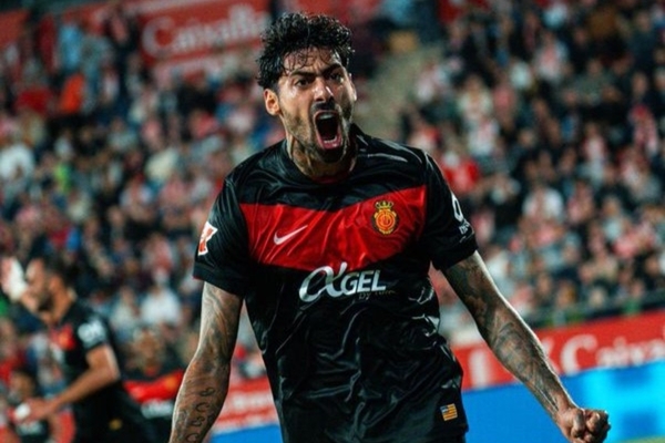 Al-Nassr prestes a contratar mais um internacional português