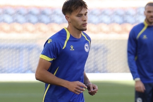 Dedic regressa aos treinos e é opção frente aos Estados Unidos