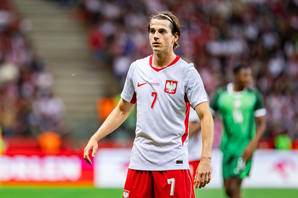 Jakub Kaminski já fala à Benfica: «Estou muito feliz por estar aqui»