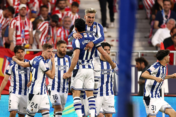 Gonçalo Guedes brilha e Real Sociedad conquista a Copa del Rey