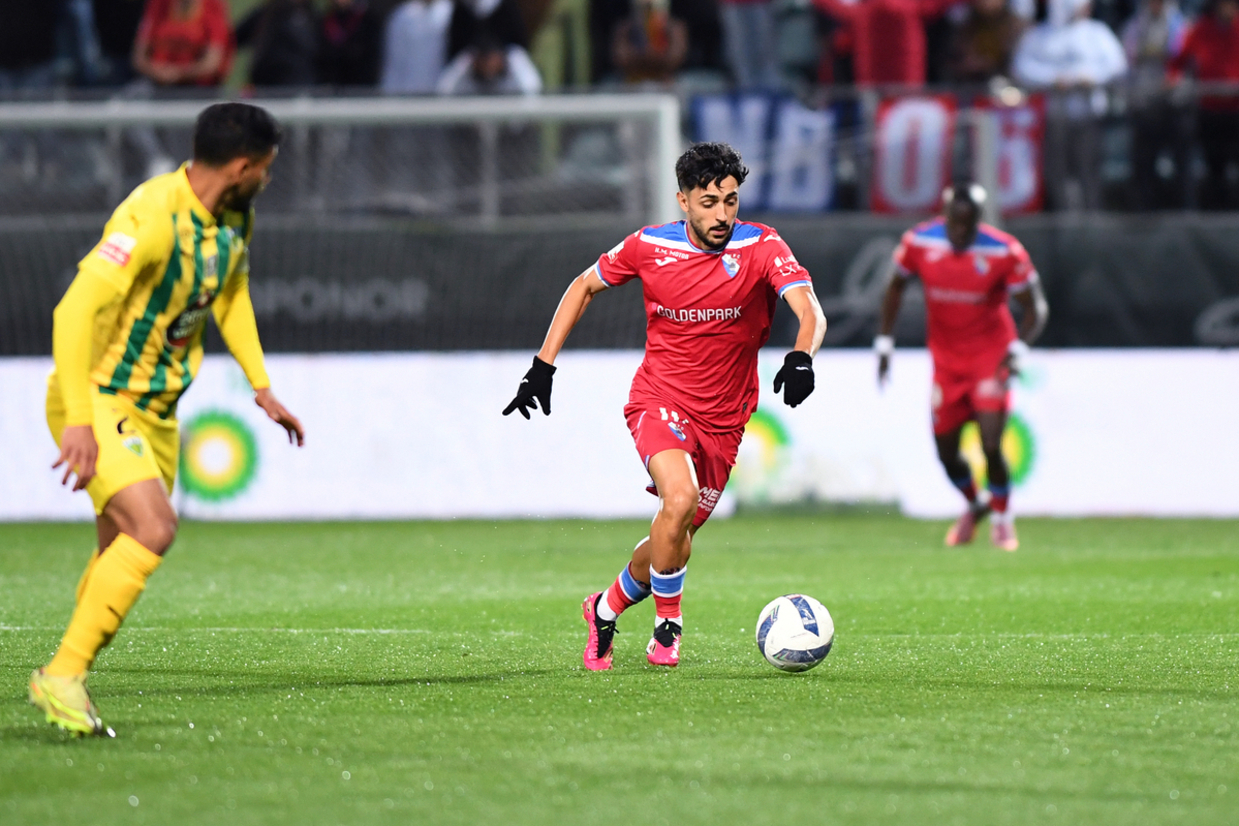 Gil Vicente confirma venda de Luís Esteves para o México