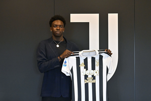 Juventus reforça ataque e contrata jovem ponta de lança do Genoa