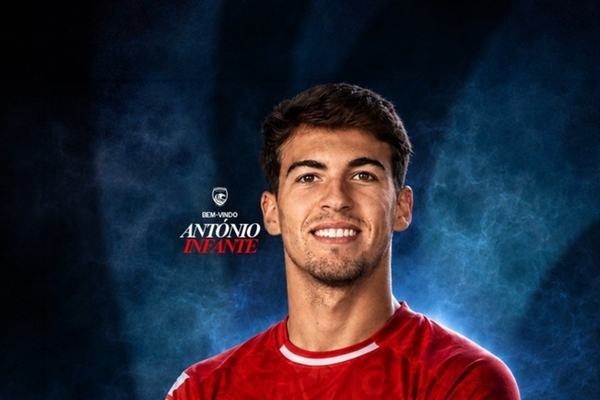 Santa Clara recruta reforço na Liga 3