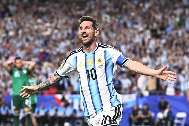 Argentina get the better of Algeria