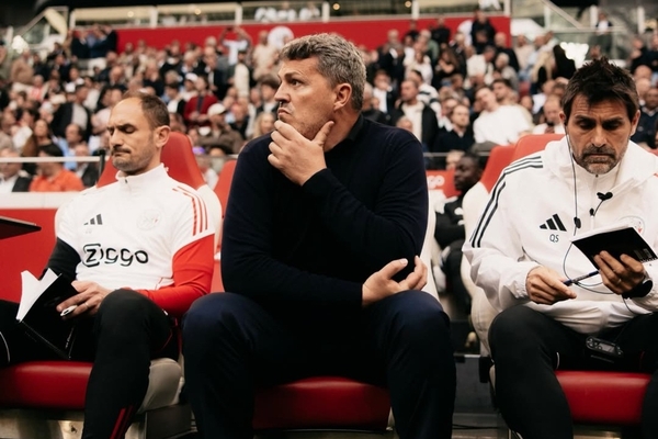 Óscar García abandona o comando técnico do Ajax