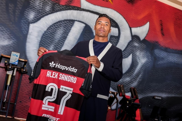 Alex Sandro renova com o Flamengo ate 2027