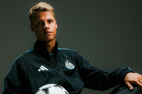 Newcastle garante jovem promessa do Ajax