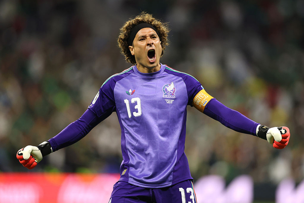 Guillermo Ochoa anuncia fim de carreira