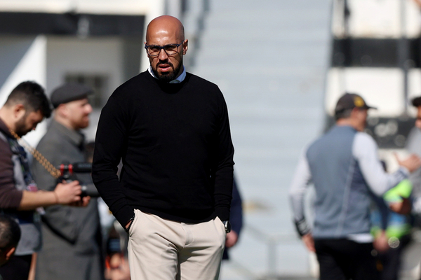 José Faria continua no comando do Farense depois de garantir a manutenção da II Liga