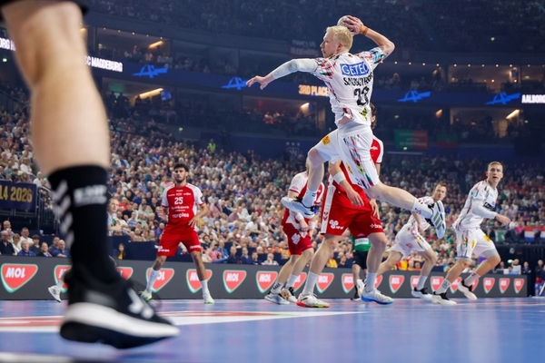 SC Magdeburg vence e arrecada medalha de bronze na EHF Champions League