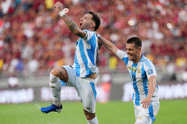 Otamendi despede-se da seleção argentina: «Nunca poupei uma gota de esforço»
