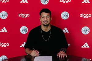 Marcos Leonardo é reforço do Ajax