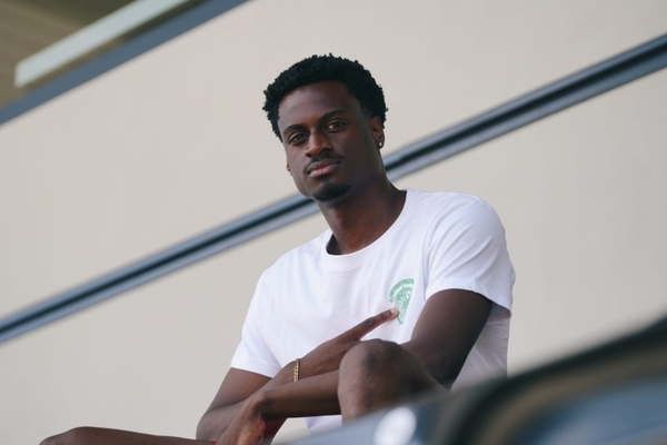 Marítimo reforça defesa com lateral formado no Manchester City