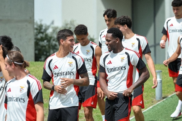 Médio do Benfica falha treino e é baixa para St. Gallen