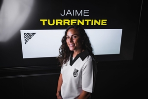 Jaime Turrentine prolonga contrato com o Vitória SC até 2028
