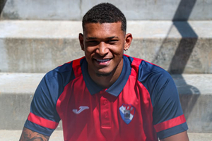 Avançado brasileiro das escolas do Flamengo ruma ao Gil Vicente