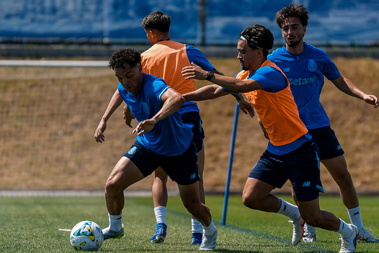 Pré-época do FC Porto segue a todo o gás com três nomes no boletim clínico