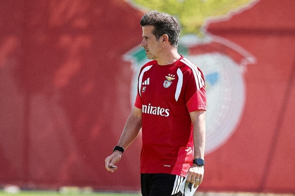 Benfica empata com o Caldas no primeiro teste de Marco Silva