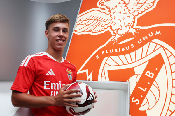 Benfica assegura renovação de campeão do mundo sub-17