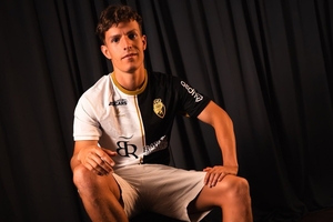 Farense reforça-se com avançado formado no Benfica