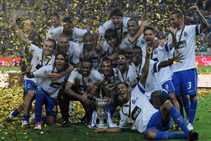 FC Porto ergue a Supertaça