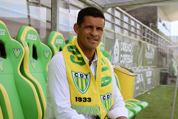 Tondela oficializa Ricardo Costa como novo treinador