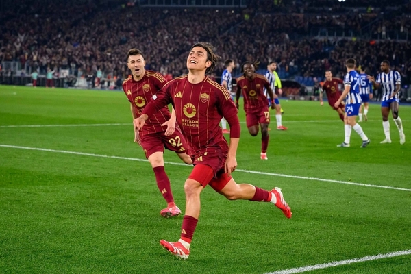 Paulo Dybala renova com a Roma até 2027