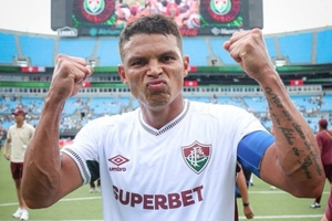 Thiago Silva regressa ao Fluminense... pela segunda vez