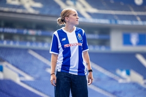 Vânia Duarte reforça defesa do FC Porto